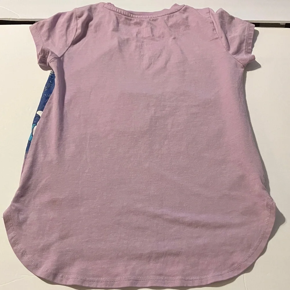 Disney Minnie Mouse and Gang with Mountain Background Lilac‎ Tee